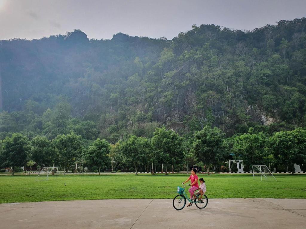 Phuphayot Resort Trang Bagian luar foto