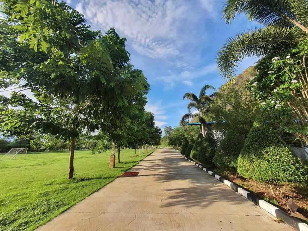 Phuphayot Resort Trang Bagian luar foto