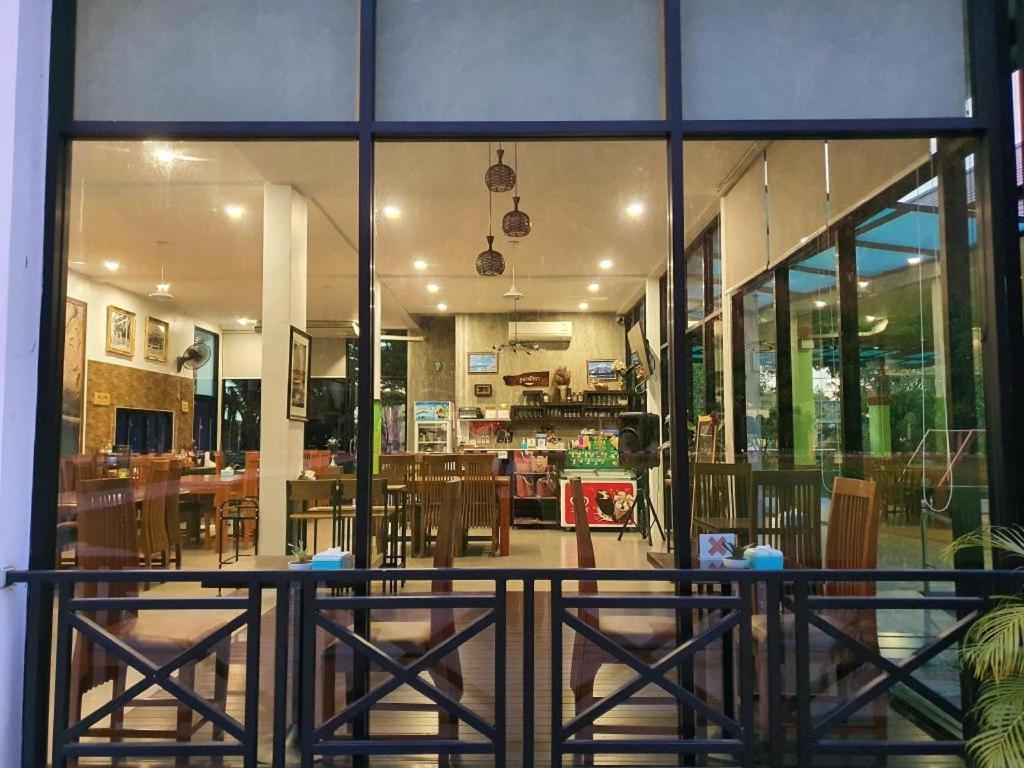 Phuphayot Resort Trang Bagian luar foto