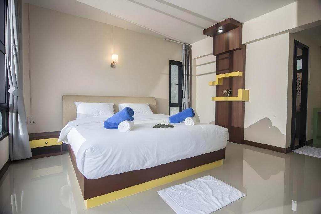 Phuphayot Resort Trang Bagian luar foto