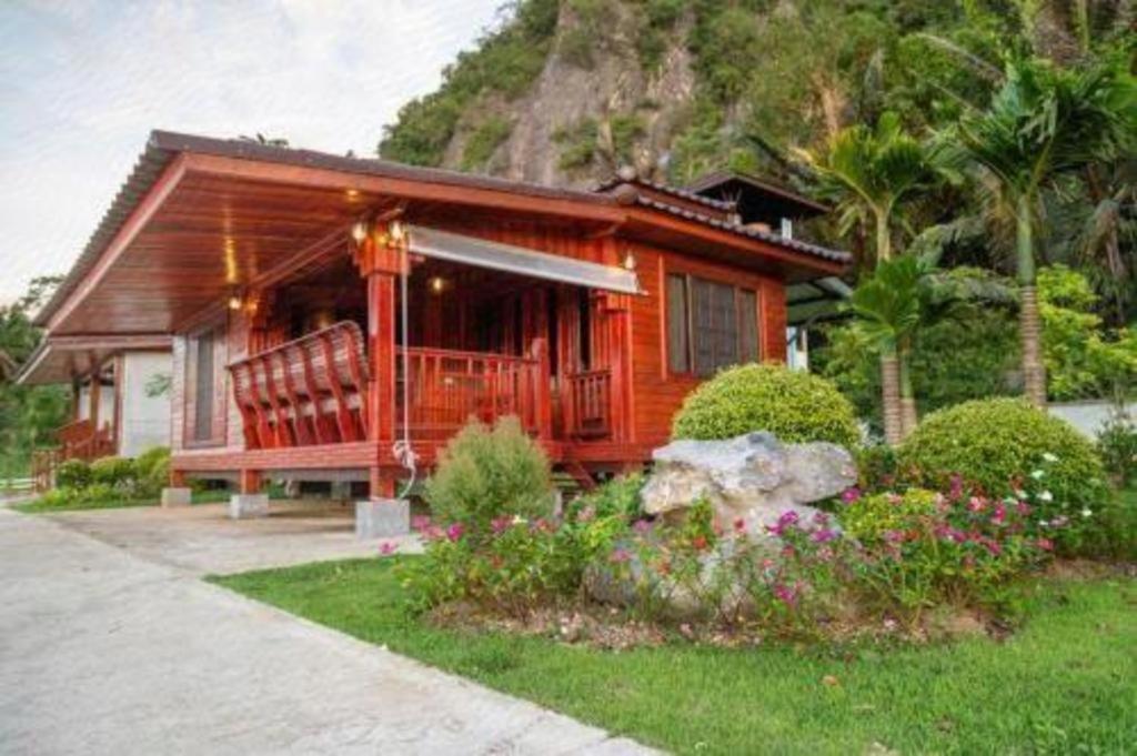 Phuphayot Resort Trang Bagian luar foto