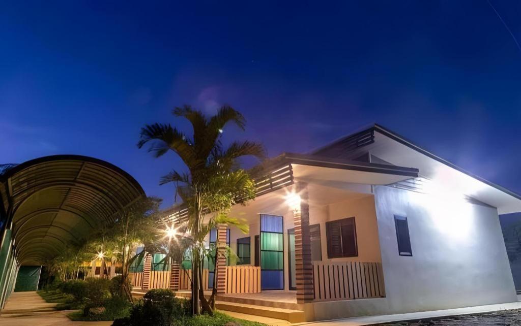 Phuphayot Resort Trang Bagian luar foto