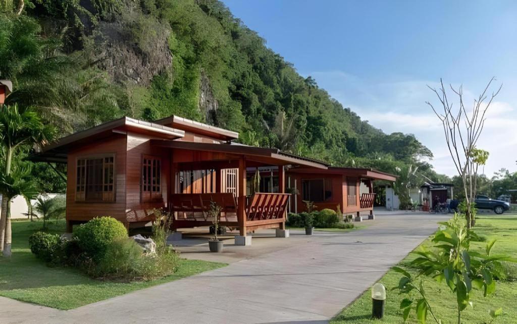 Phuphayot Resort Trang Bagian luar foto