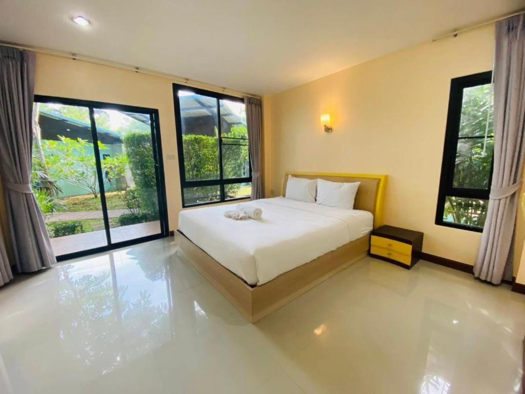 Phuphayot Resort Trang Bagian luar foto